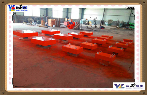 懸掛式永磁除鐵器根據(jù)冷卻方式主要有自冷式，油冷式和強制風冷式