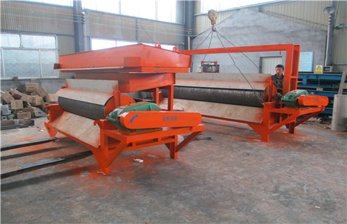 永磁磁選機(jī)，濰坊帶式永磁磁選機(jī)的榮譽(yù)是濰坊的努力的結(jié)晶！_磁場(chǎng)強(qiáng)度能用多長時(shí)間_工作原理型號(hào)_濰坊帶式永磁磁選機(jī)的榮譽(yù)是濰坊的努力的結(jié)晶！場(chǎng)強(qiáng)分布圖