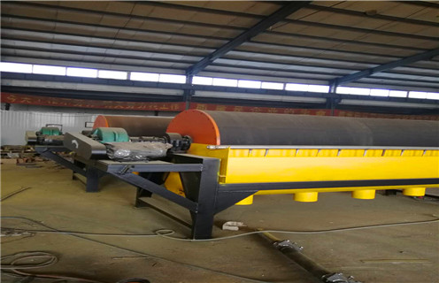 濰坊干式磁選機(jī)需要一個完美的符號_磁性礦粒鐵礦錳礦干式磁選機(jī)_干式強(qiáng)磁選機(jī)怎樣才能增加高磁感強(qiáng)度的屬性？工作視頻皮帶及結(jié)構(gòu)價格