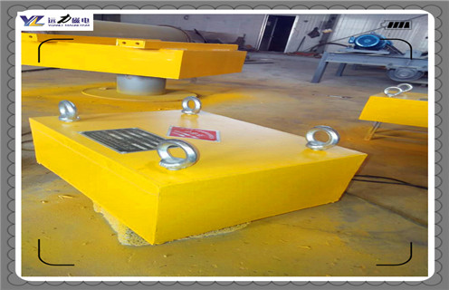 永磁除鐵器，內蒙古懸掛式永磁除鐵器參數(shù)_內部磁塊安裝方法_內蒙古懸掛式永磁除鐵器型號價格