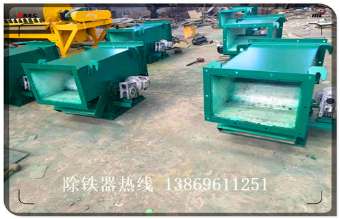 管道除鐵器，河南管道除鐵器工作原理視頻RCYG液體不銹鋼江西風(fēng)送管道除鐵器水泥造紙廠管道除鐵器圖片